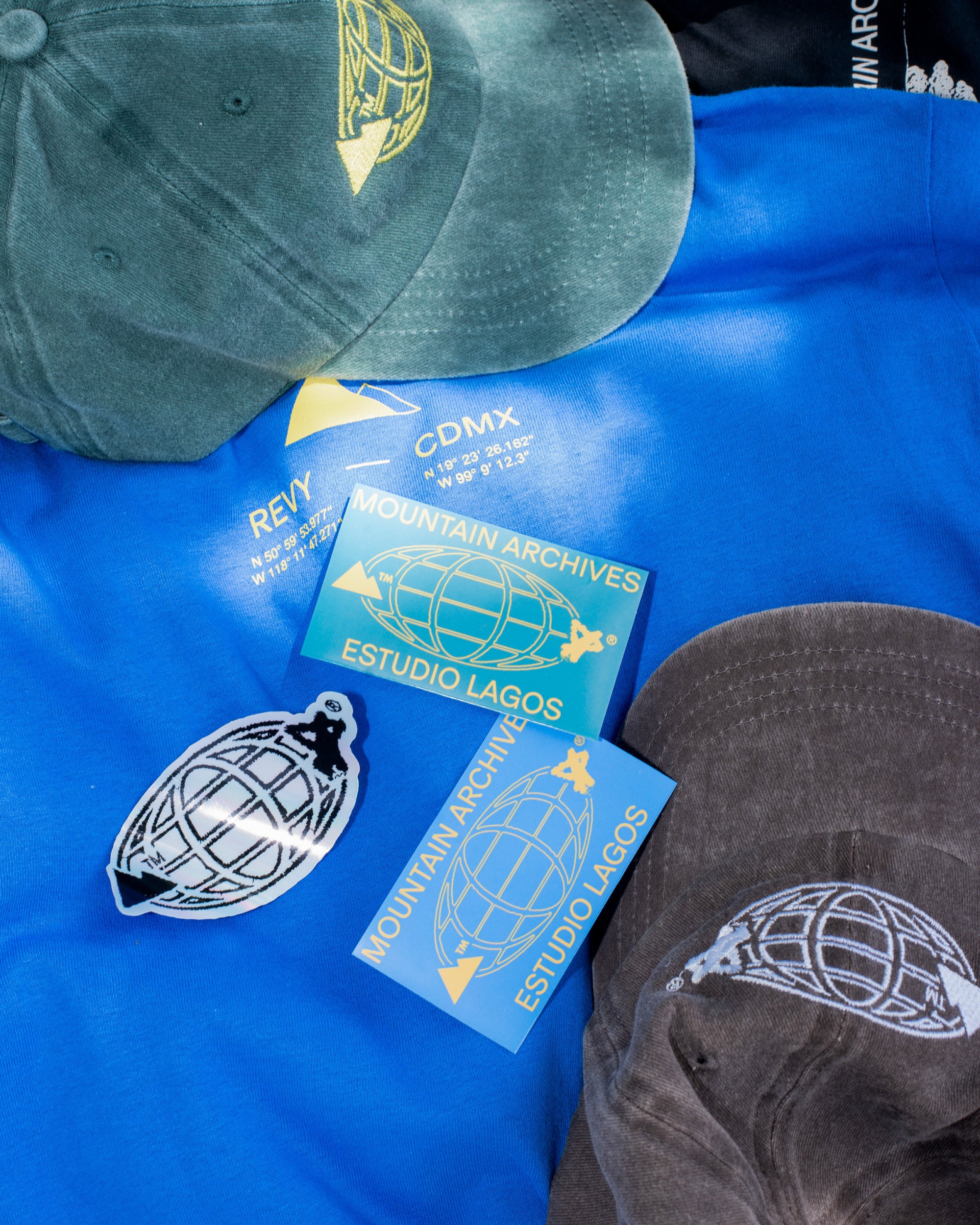 Longsleeve ‘Snow Ghosts’ 2025 por Estudio Lagos & Mountain Archives™