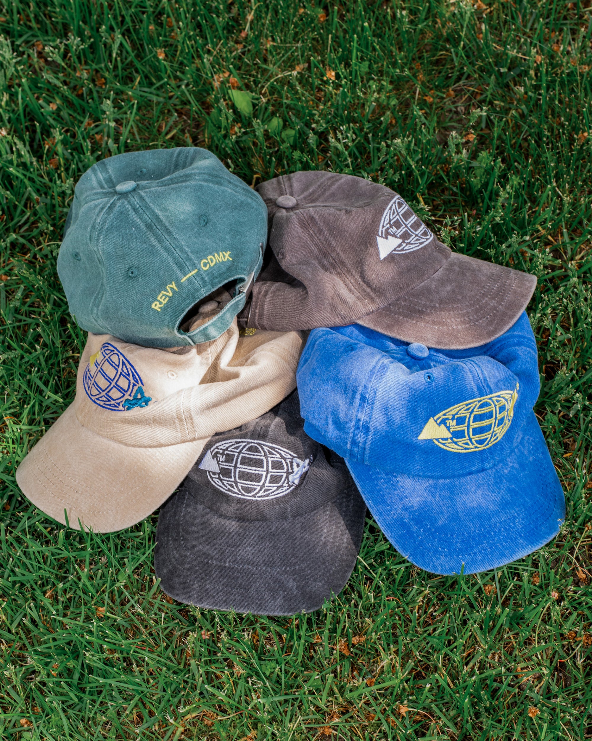 Dad hat ‘Global’ 2025 por Estudio Lagos & Mountain Archives™